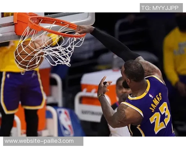 2017年湖人与灰熊激战回顾球员表现与战术分析全解析