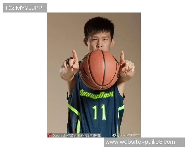周鹏的篮球传奇之路：从青涩少年到国家队核心的奋斗与荣耀